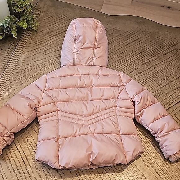 Pink puffer jacket size 5/6 Michael Kors - Picture 6 of 7
